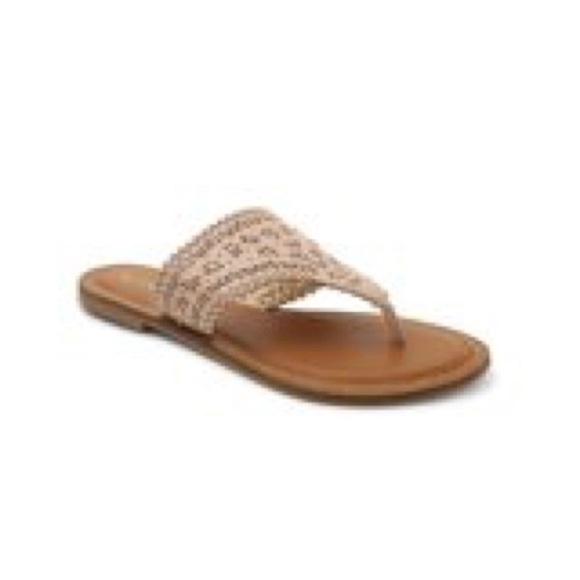 NEW! XOXO Rhonda Slide-On Gold Thong Sandal - Picture 2 of 10